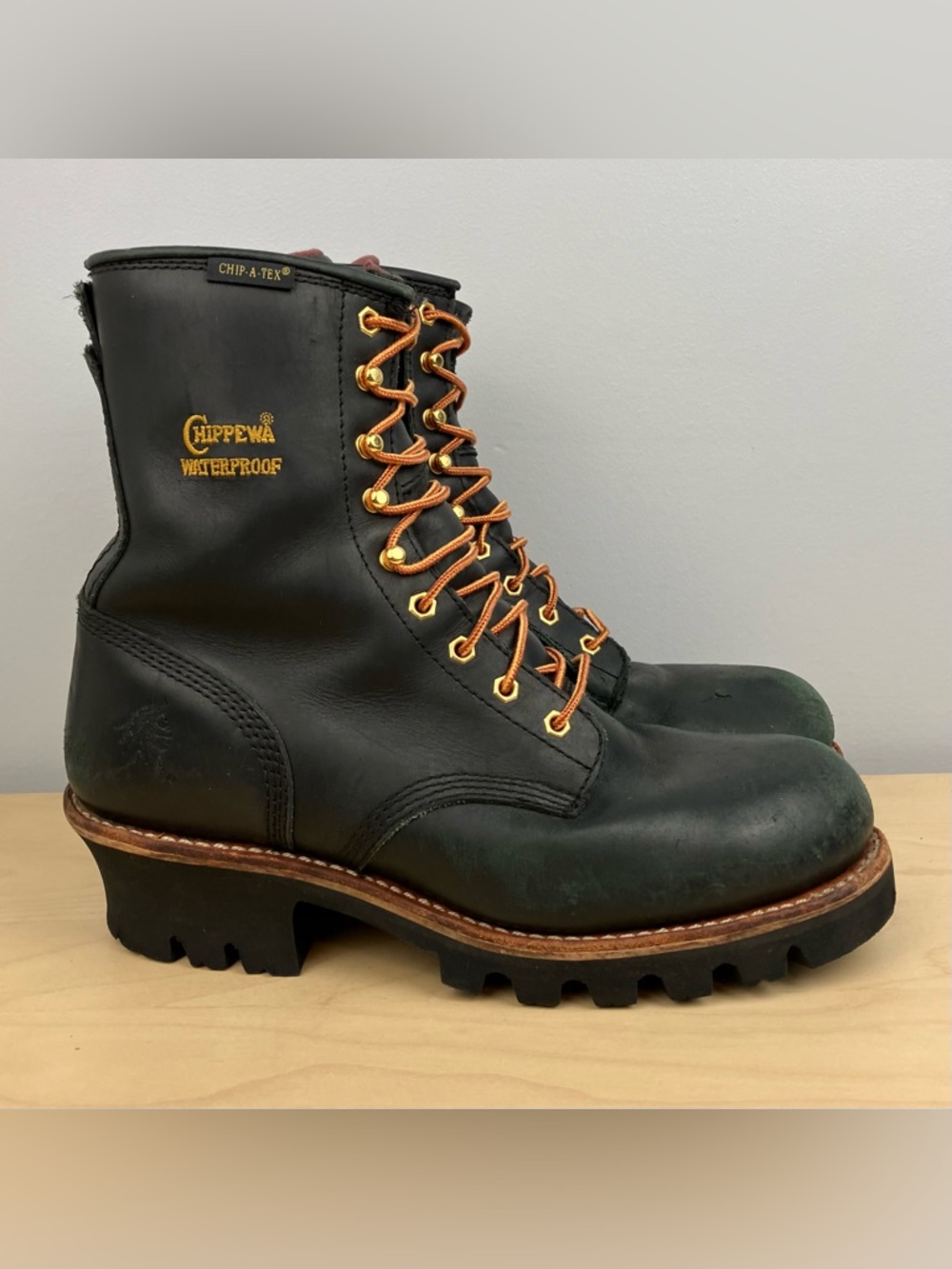 Chippewa Men’s Size 9.5 M Waterproof Black Leather Logger Work Boots Soft Toe